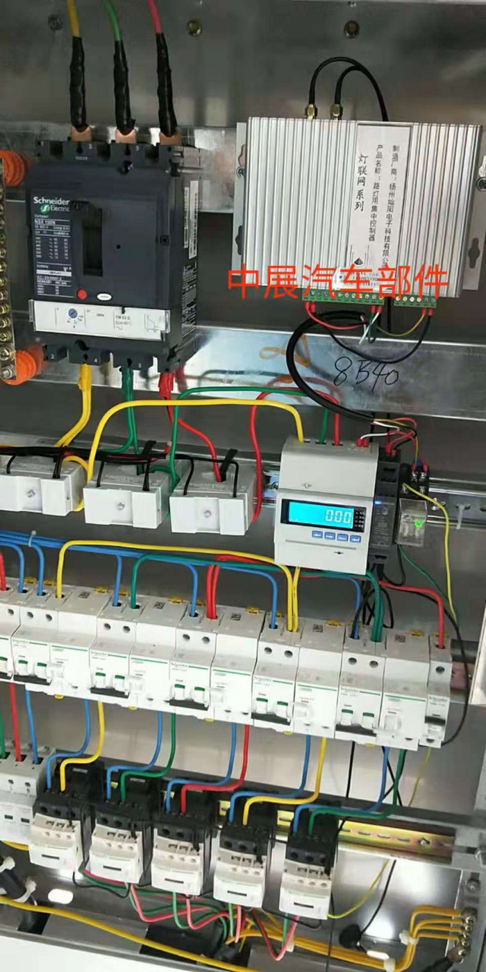 燦陽(yáng)公司為蘇北某工業(yè)區(qū)100多棟樓宇亮化安裝集中控制器。(圖6)